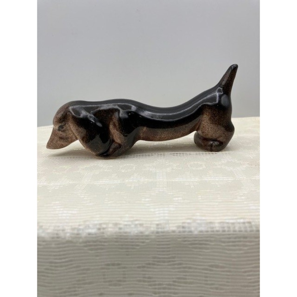 Vintage Porcelain/Glossy Dachshund Figurine Dog Statue‎ Weiner Dog Decor 4"Lx2"H
